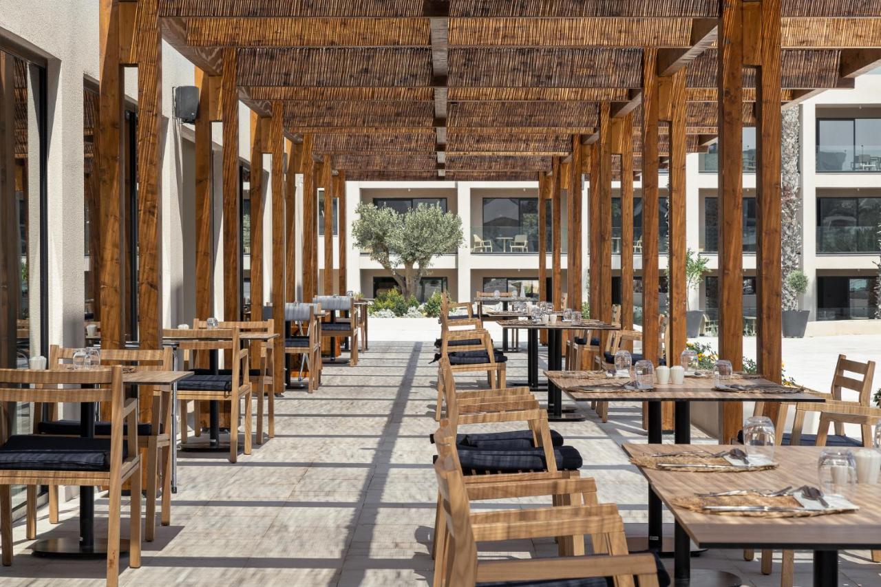 Helea Lifestyle Beach Resort Kallithea  ภายนอก รูปภาพ The restaurant at the hotel