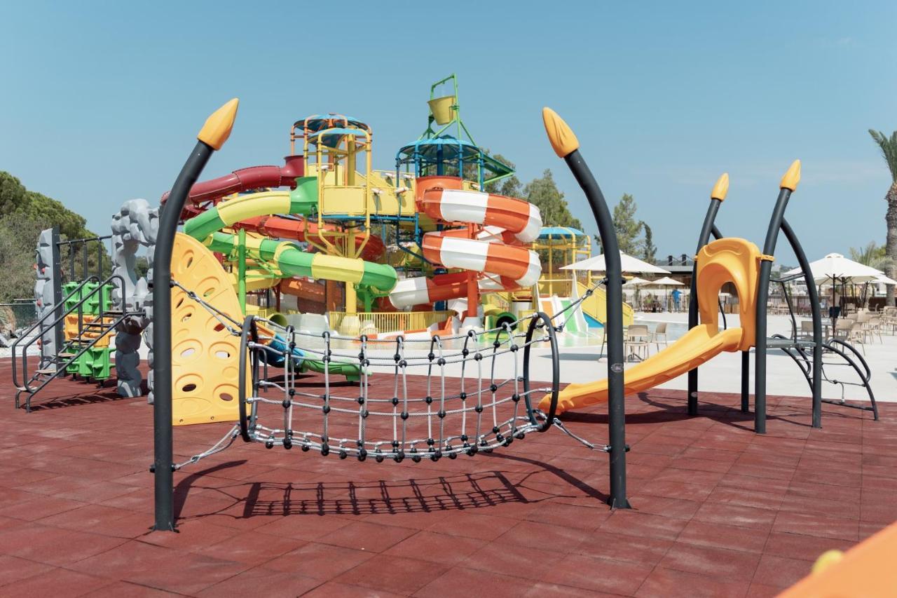 Helea Lifestyle Beach Resort Kallithea  ภายนอก รูปภาพ Playground in the park