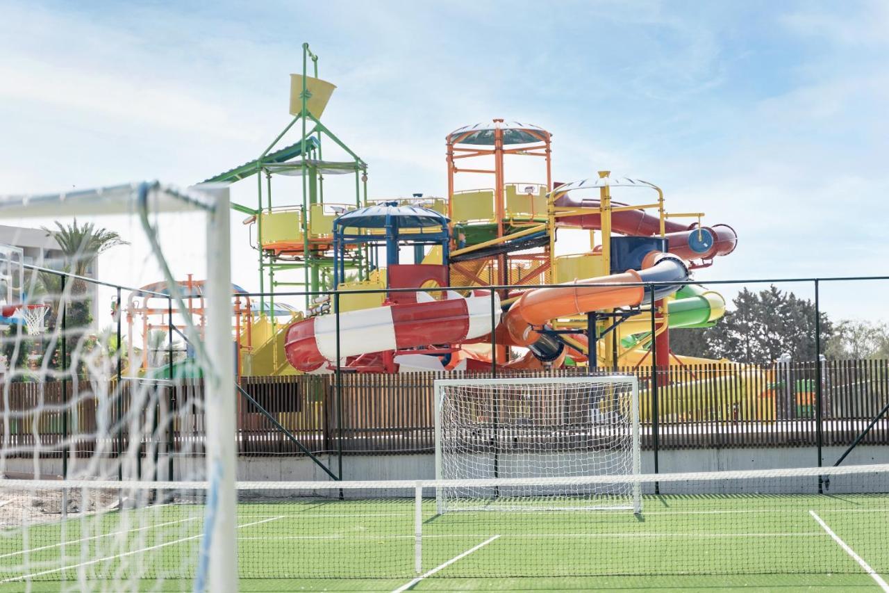 Helea Lifestyle Beach Resort Kallithea  ภายนอก รูปภาพ The water park at the resort