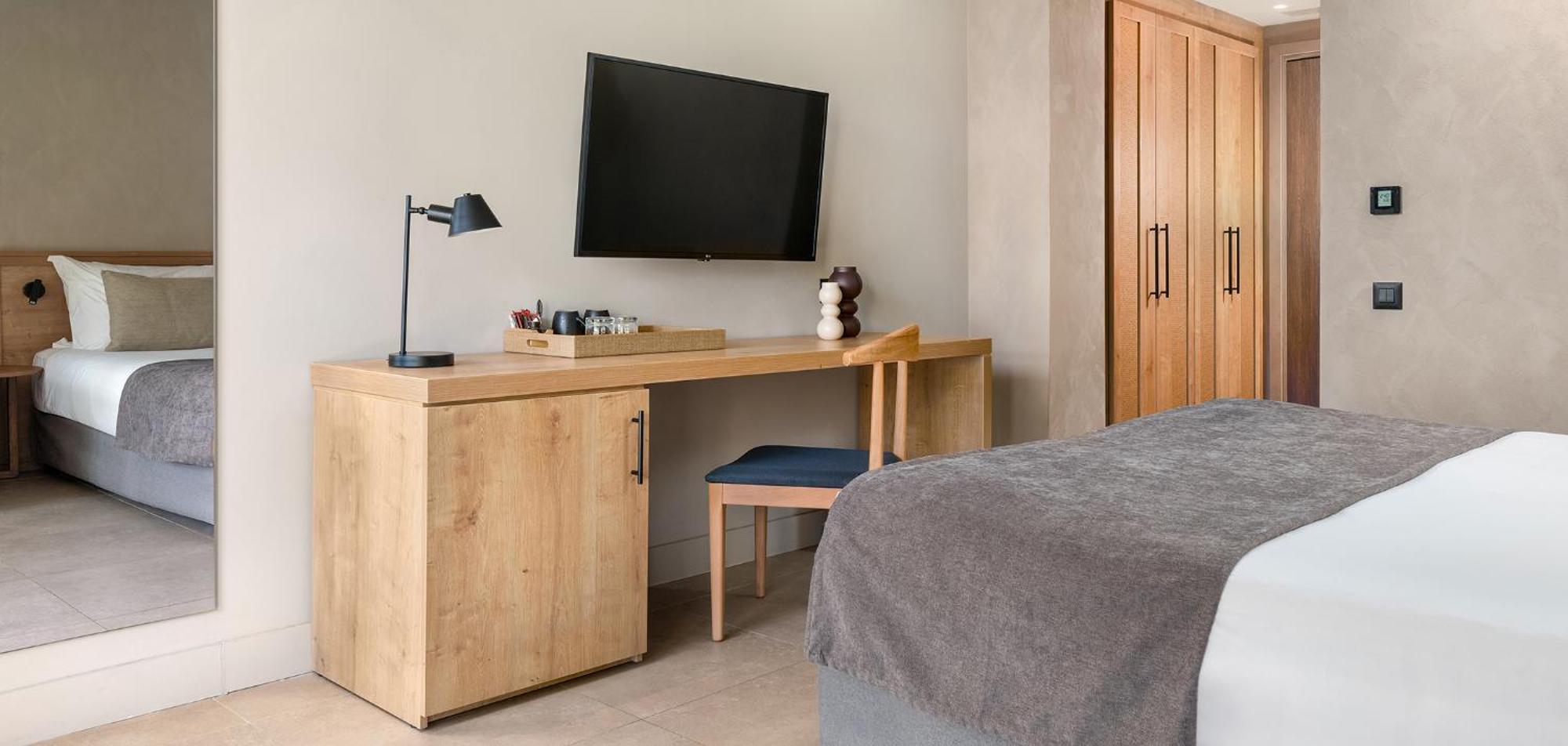 Helea Lifestyle Beach Resort Kallithea  ภายนอก รูปภาพ A room at the hotel